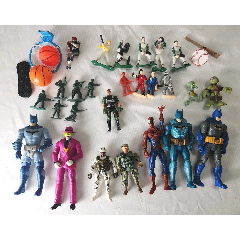 Mix Lot 30 Spider-Man, Batman, Joker, TMNT, GI Joe, Fire & Army Men, Sports